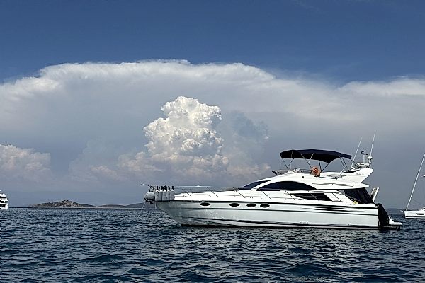 Bodrum Yat Kiralama: Egenin Mavi Sularında Unutulmaz Bir Tatil Deneyimi