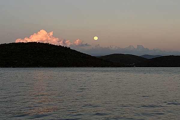 Göcek Günlük Yat Kiralama: Kısa ve Özel Bir Kaçamak